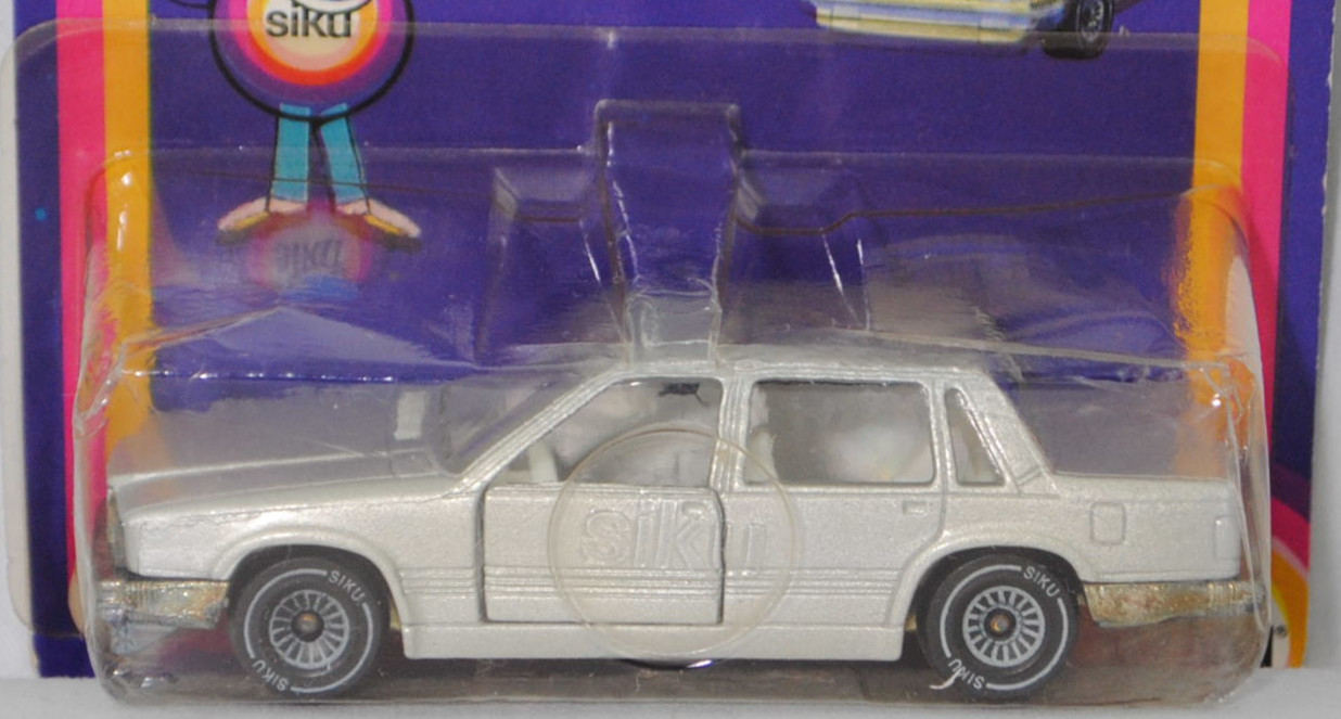 00000 Volvo 760 GLE (1. Generation, interne Baureihenbezeichnung 764, Vorfacelift, Modell 1982-1986), silbergraumetallic, ohne Kopfstützen hinten, SIKU SUPER, 1:55, P18