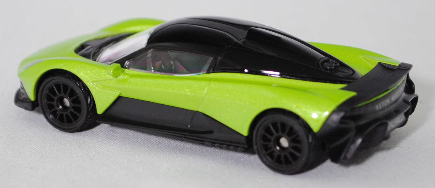 00000 Aston Martin Valhalla (1. Generation, TM01, Modell 2025-), Karosserie hell-gelbgrünmetallic, innen schwarz, Dach schwarz, B54 schwarz, SIKU SUPER, 1:59, P29f