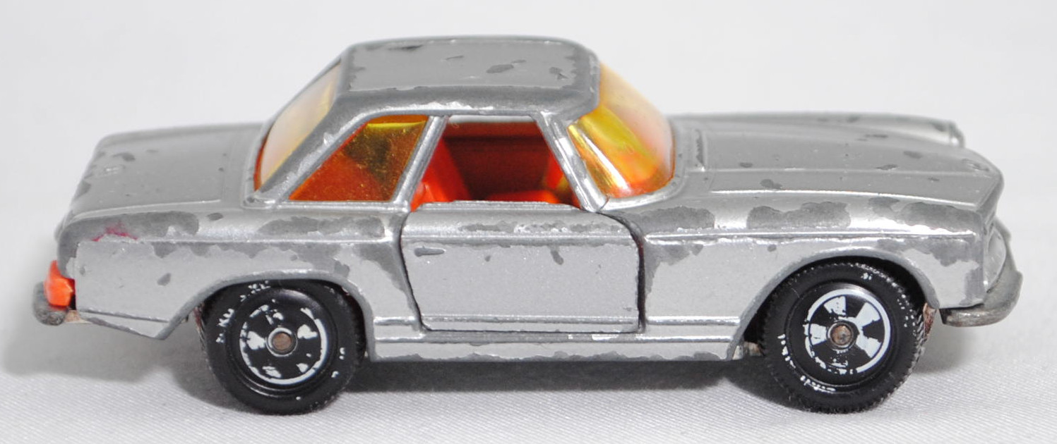 00004 Mercedes-Benz 280 SL (W 113, Baumuster 113.044, Pagode, Modell 1968-1971) mit Hardtop (Coupédach), silber, Bpr. V 302, Germ, Verglasung gelb, R10 weiß, SIKU SUPER, 1:60, vsc