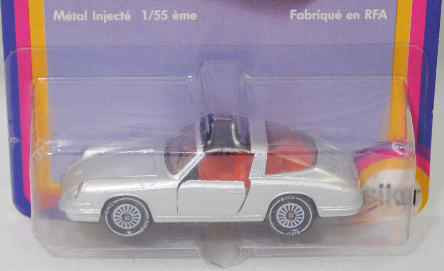 00008 Porsche 911 E Targa (F-Modell bzw. Urmodell, B-Serie, Modell 1968-1969), silber, Lenkrad schwarz, Dach schwarz, Bpr. V234 und 1010, W-Germ, Verglasung rauch, R11 glatt, SIKU, 1:60, P20