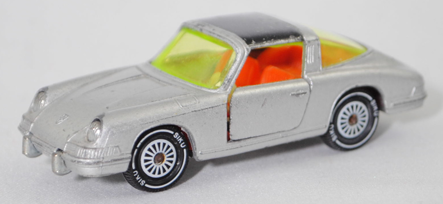 00004 Porsche 911 E Targa (Modell 1968-1969), silbergraumetallic, innen rotorange, Lenkrad cremeweiß, W-Germ, Verglasung gelbgrün, R11, SIKU SUPER, 1:60, m-