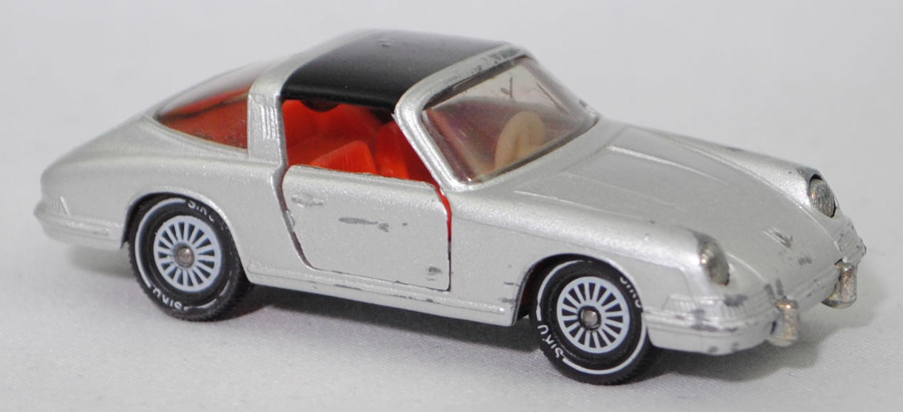00006 Porsche 911 E Targa (F-Modell bzw. Urmodell, B-Serie, Modell 1968-1969), silber, Lenkrad weiß, Dach schwarz, Bpr. V234 und 1010, W-Germ, Verglasung rauch, R11 gerillt, SIKU, 1:60, m-
