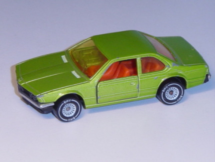 00001 BMW 633 CSi (Typ E24), Modell 1975-1979, gelbgrünmetallic, Glas gelb, B4, Stoßstangen verchrom