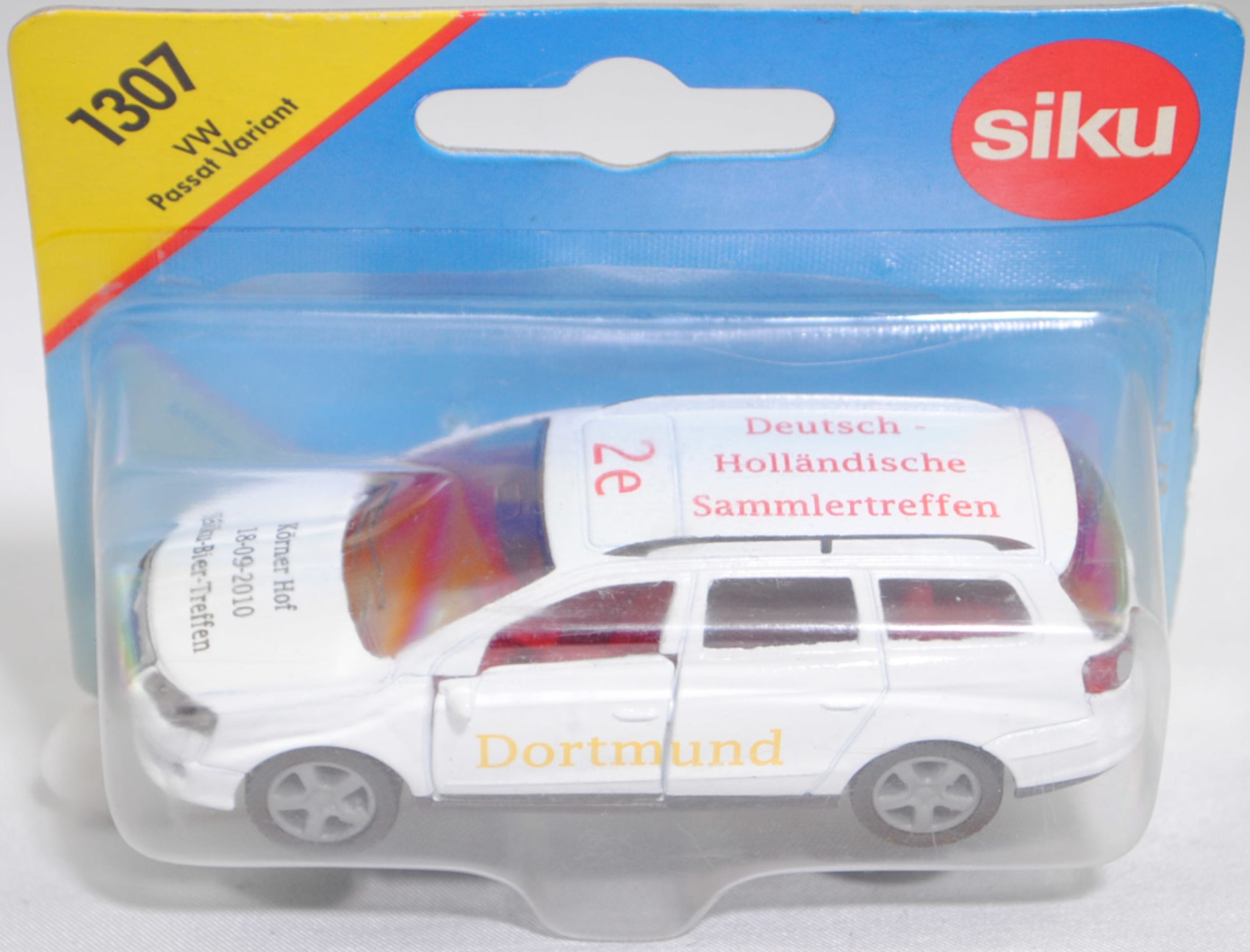00004 Siku-Bier-Treffen VW Passat Variant 2.0 FSI (B6, Modell 2005-2007), reinweiß, 2e / Deutsch - / Holländische / Sammlertreffen / 18-09-2010, SIKU SUPER, 1:55, P29a (getackert)