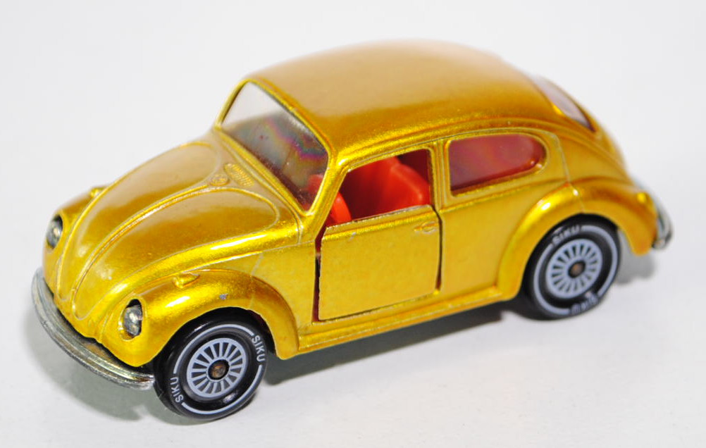 00004 VW Käfer 1300 (Typ 11, Modell 1965-1970), hell-honiggelbmetallic, innen rotorange, Lenkrad rot