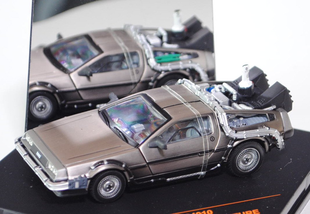 DeLorean DMC-12, Modell 1981-1982, silber, Filmauto aus Back to the Future Part II (Zurück in die Zu