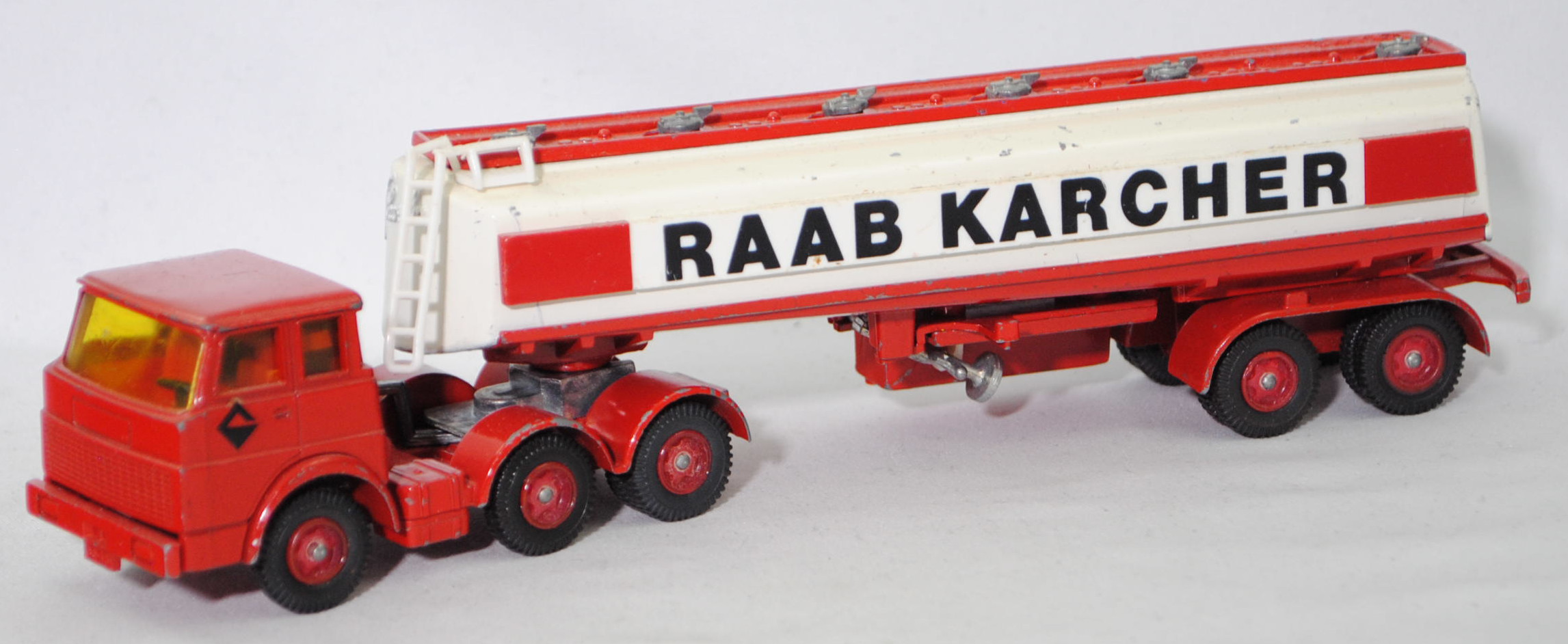 Hanomag-Henschel F 201 S-2A mSk (Modell 1971-1972) Tankzug, feuerrot, G GELSENBERG / RAAB KARCHER, SIKU, 1:62, m-