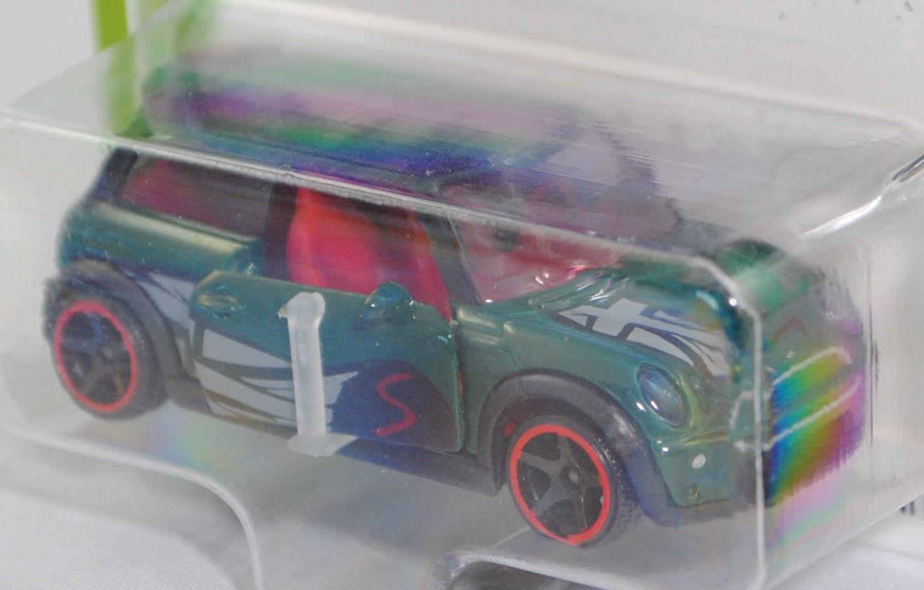 MINI Cooper S (R53, Vorfacelift, Modell 2002-2004) (Nr. 265D), Karosserie moosgrün, Dach mattschwarz, Union Jack, majorette, 1:55, Blister (MINI ICONS PREMIUM CARS)