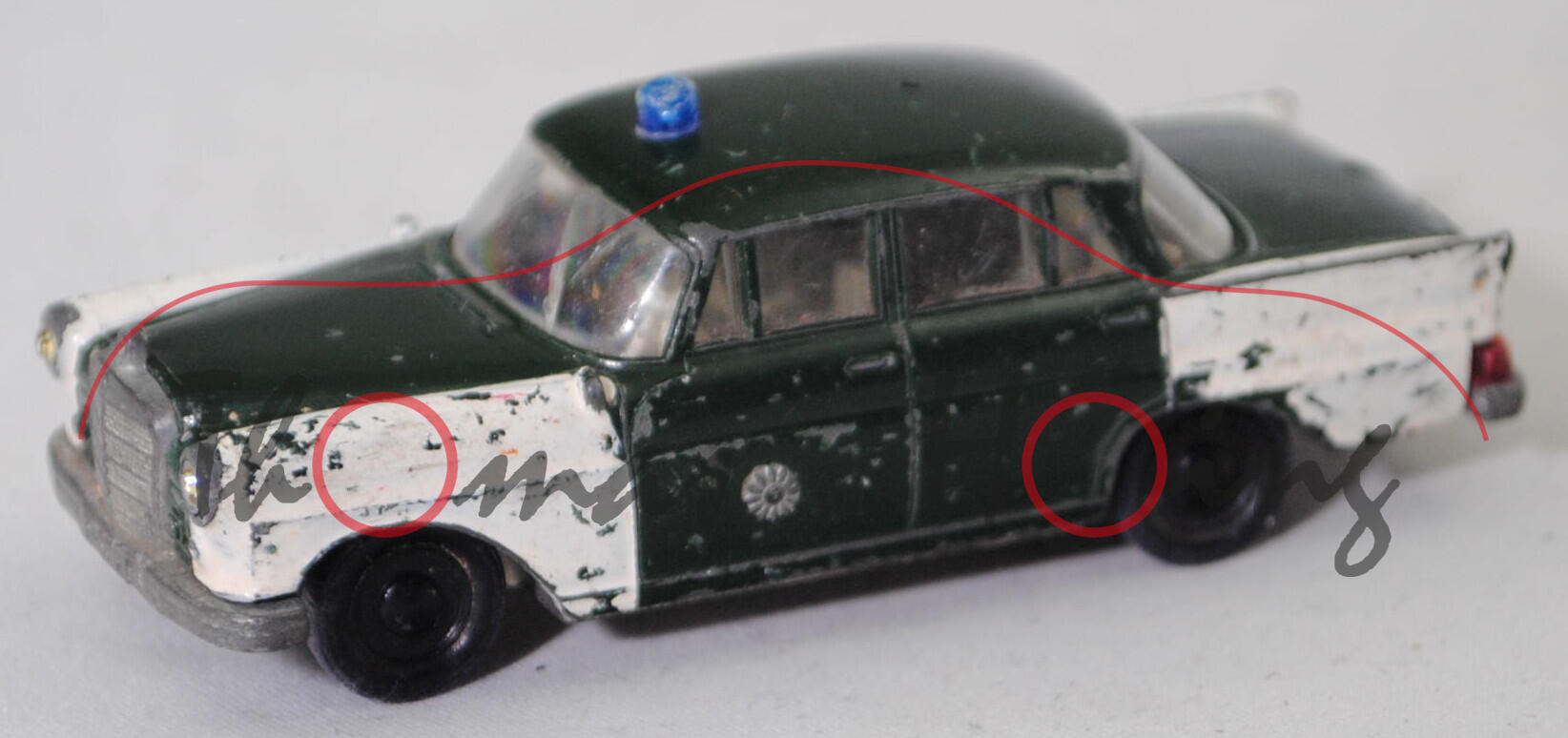 00006 Mercedes-Benz 190 Dc (W 110, Mod. 61-65) Peterwagen, tannengrün, innen kieselgrau, Lenkrad weiß, Rückleuchten rottransparent, R1, SIKU, 1:60, sc
