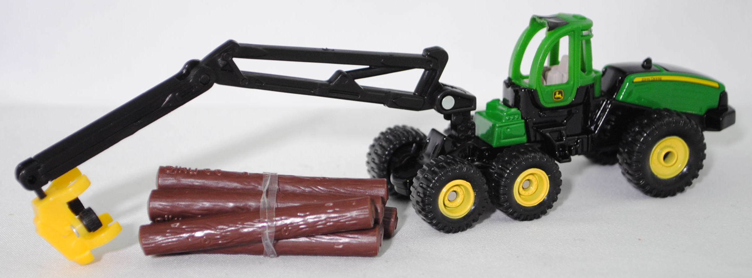 00000 John Deere 6-Rad-Harvester 1470E (Modell 2009-2013), hell-smaradgrün/schwarz, Zubehör: 6 Baumstämme in mahagonibraun, SIKU SUPER, 1:87, P29f