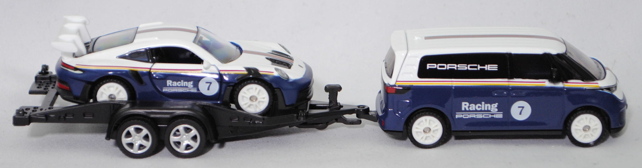 00000 VW ID. Buzz Cargo (Modell 2022-) mit BÖCKMANN Autotransporter und Porsche 911 GT3 RS (Modell 2022-2024), weiß/blau, Startnummer 7 / Racing / PORSCHE, SIKU SUPER 1:50, L17mpK