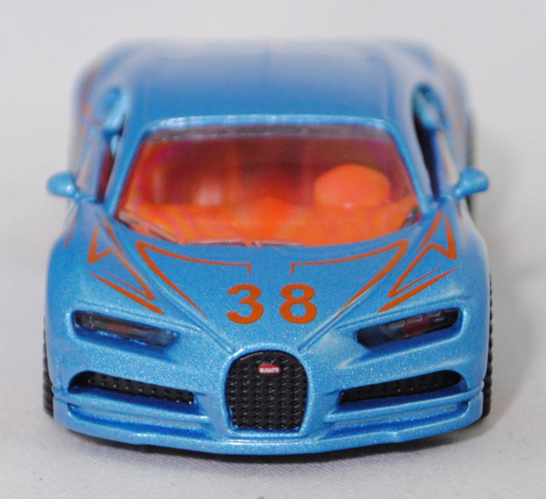 00002 Bugatti Chiron (1. Generation, BG744, Modell 2016-2024), lichtblaumetallic (vgl. electric-blue beim Original), innen hellrotorange, 38, SIKU SUPER, 1:57, P29f