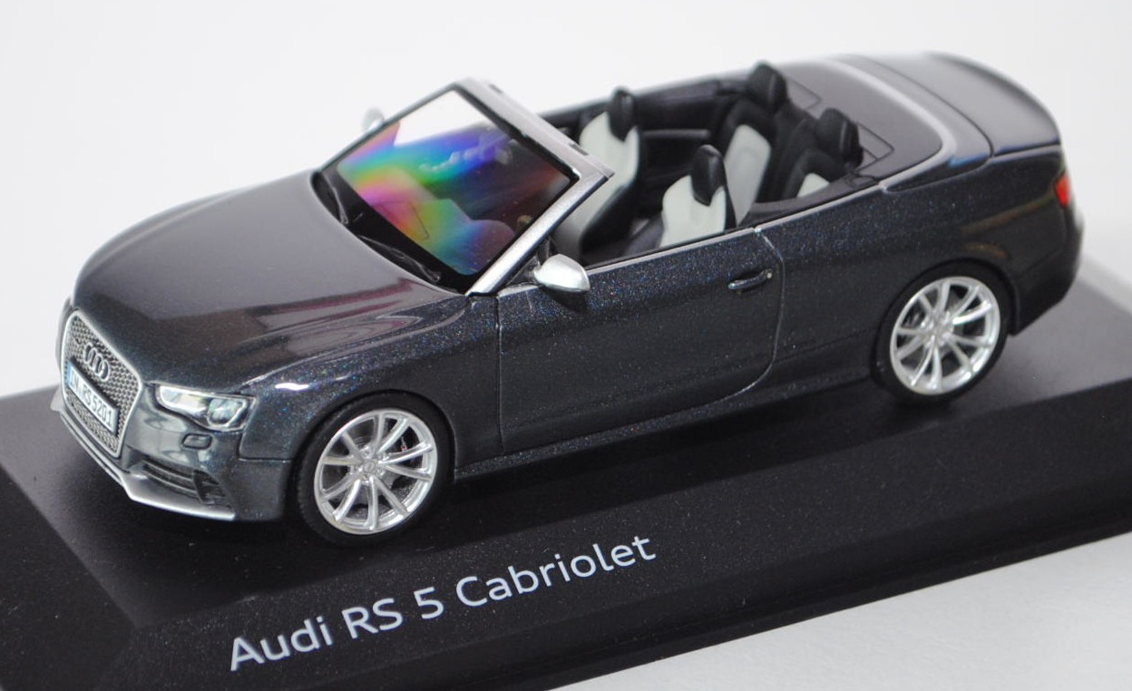 Audi RS 5 Cabriolet (Typ 8T, AU485, Facelift, Modell 2012), daytonagrau, Minichamps, 1:43, Werbebox