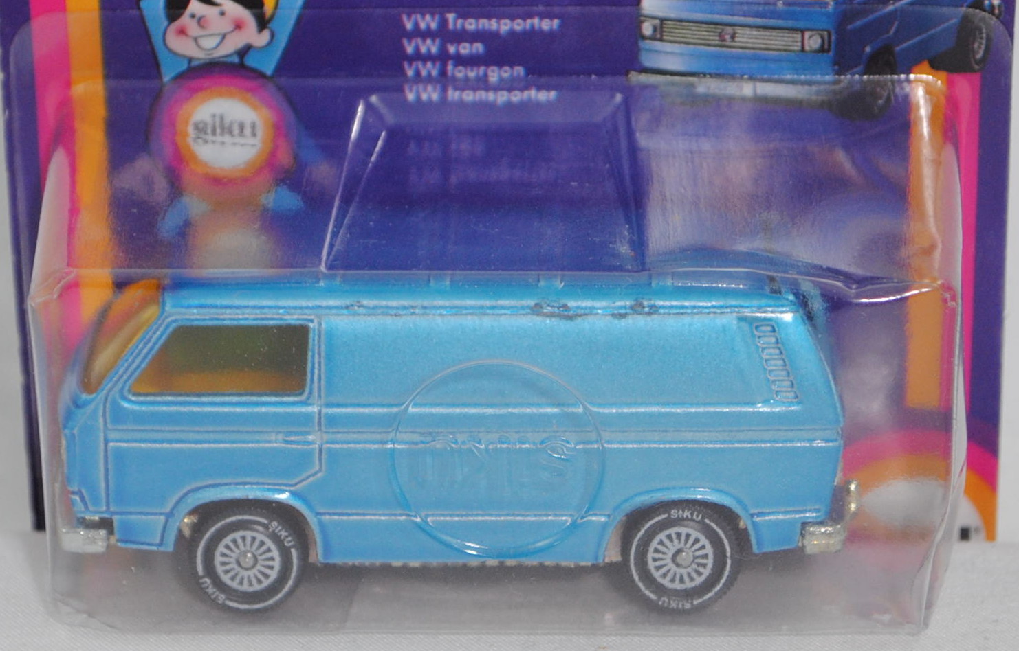 00004 VW Transporter Kastenwagen (T3, Mod. 79-82), hell-himmelblaumet., Verglasung gelb, SIKU, P18