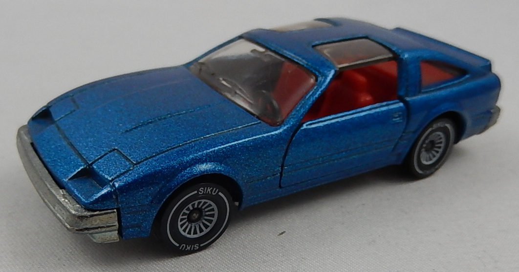 00003 Nissan 300 ZX (1. Generation 300 ZX bzw. 3. Generation Z, Z31, Modell 1984-1986), hell-verkehrsblaumetallic, ohne CE-Zeichen, SIKU SUPER, 1:55, m