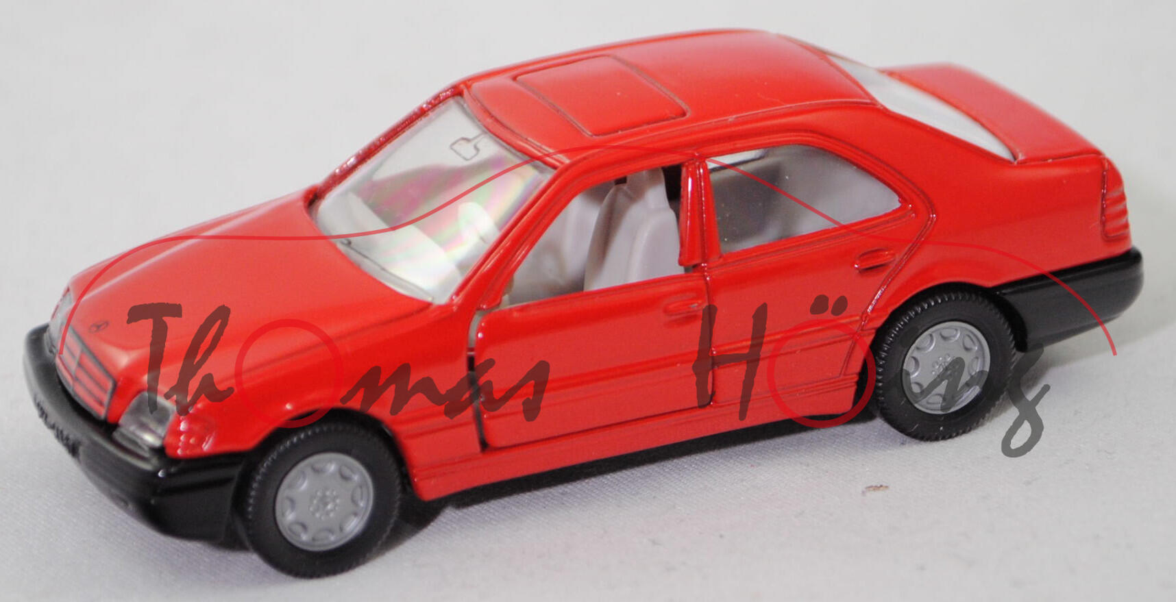 00002b Mercedes-Benz C 220 Klassische Version (W 202, Vor-MoPf, Mod. 93-95), rot, Kardanwelle kurz, B7, SIKU, 1:55