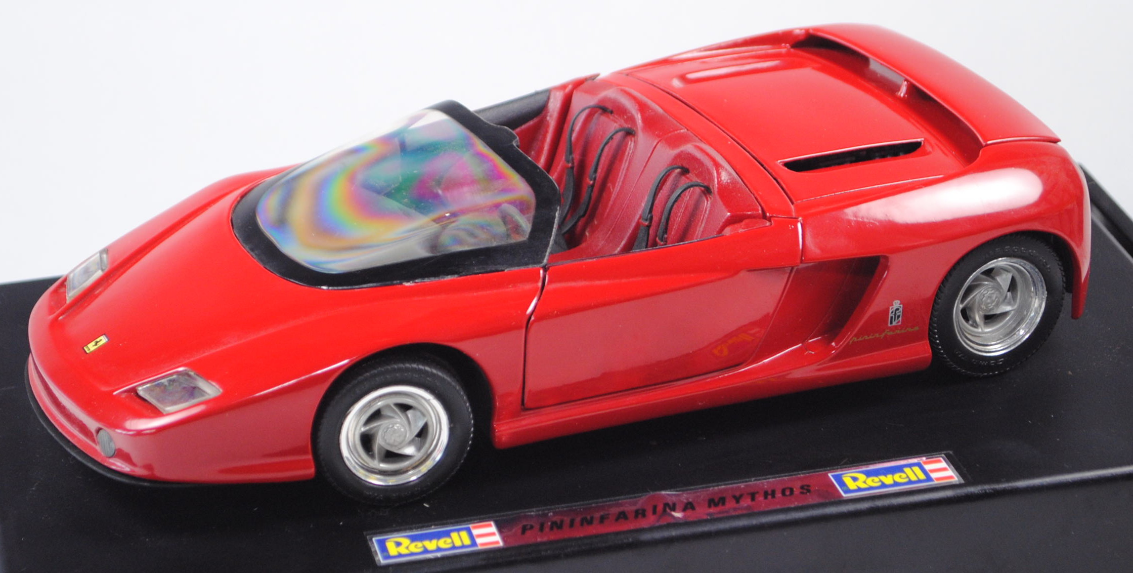 Ferrari Pininfarina Mythos 1/18 – Revell 8806 – Miniature Collection – Occasion