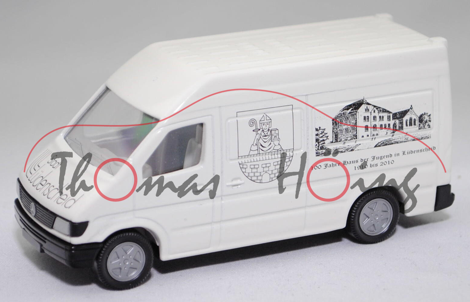 Mercedes-Benz Sprinter I (W 901, Vor-MoPf, Modell 1995-2000) Hochdach-Kastenwagen, weiß, 100 Jahre Haus der Jugend in Lüdenscheid / 1910 bis 2010, SIKU SUPER 1:55, Werbebox