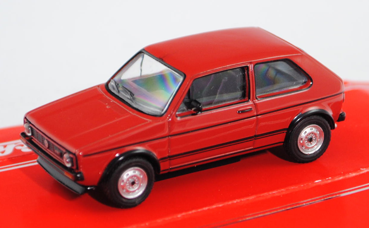 VW Golf I GTI (Typ 17, Modell 1976-1978), karminrot, Schuco, 1:64, mb