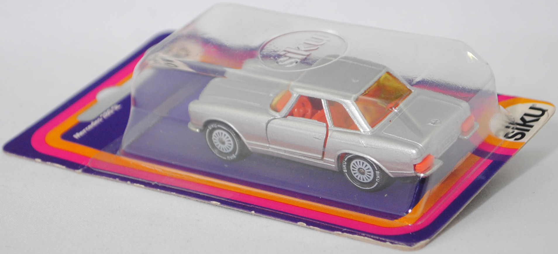00006 Mercedes-Benz 280 SL (W 113, Pagode, Modell 1968-1971) mit Hardtop (Coupédach), silber, Bpr. V 302 / 1017, W-Germ, Verglasung gelb, R11 gerillt, SIKU SUPER, 1:60, P17 (s/w)