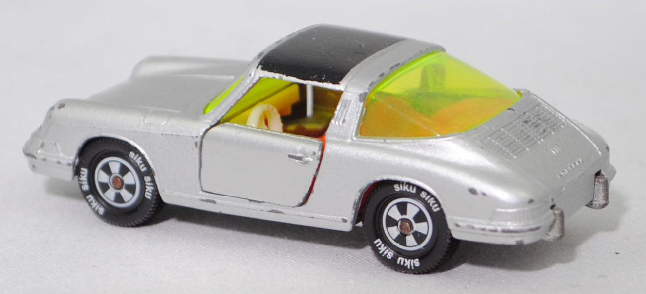 00002 Porsche 911 E Targa (F-Modell bzw. Urmodell, B-Serie, Modell 1968-1969), silber, Lenkrad weiß, Dach schwarz, Bpr. V234, Germ, Verglasung gelbgrün, R10, SIKU, 1:60, m-