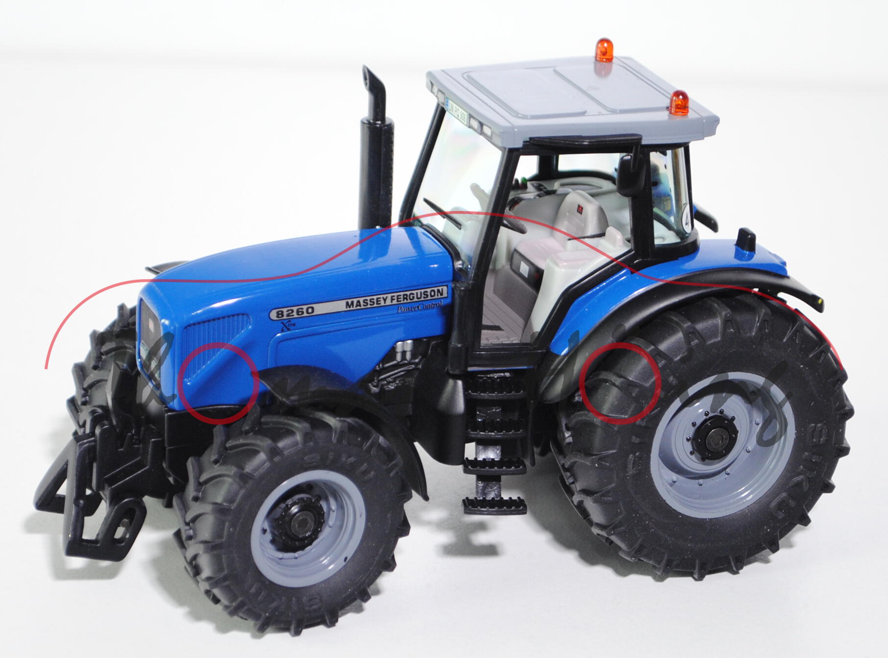 Massey Ferguson 8260 Xtra Traktor (Modell 2002-2004) Plogmaker, enzianblau, Sitz hell-pastellviolett