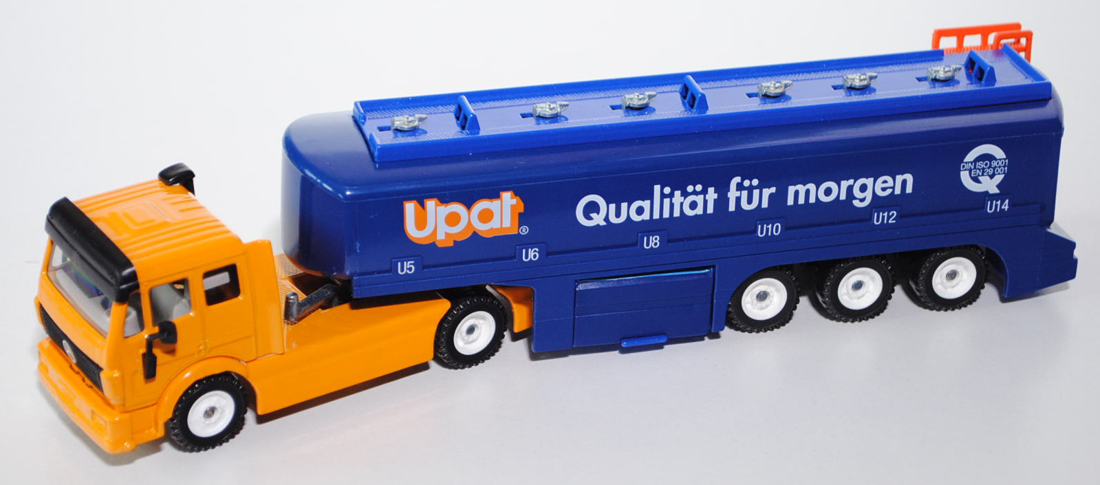 Mercedes SK Tankzug mit TOPAS-Aufbau, melonengelb/saphirblau/ultramarinblau, Upat® Qualität für morg