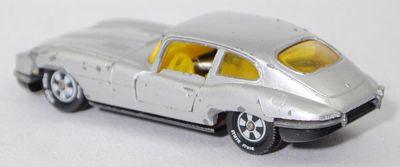 00004 Jaguar E-Type 2+2 SI Coupé 4.2 Liter (Serie 1, Typ 2+2-Sitzer Coupé, Modell 1966-1967), silber, innen gelb, Germ, Verglasung gelb, R10 weiß, SIKU SUPER, 1:61, vsc
