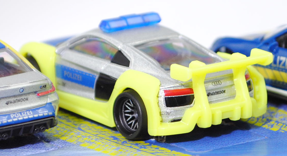 Giftpack POLIZEI Tune it Safe: VW ID. Buzz Pro + VW Golf VII GTI + Porsche 911 Carrera S Coupé + Audi R8 Coupé V10 + BMW M3 Limousine, silber, majorette, mb (POLIZEI)