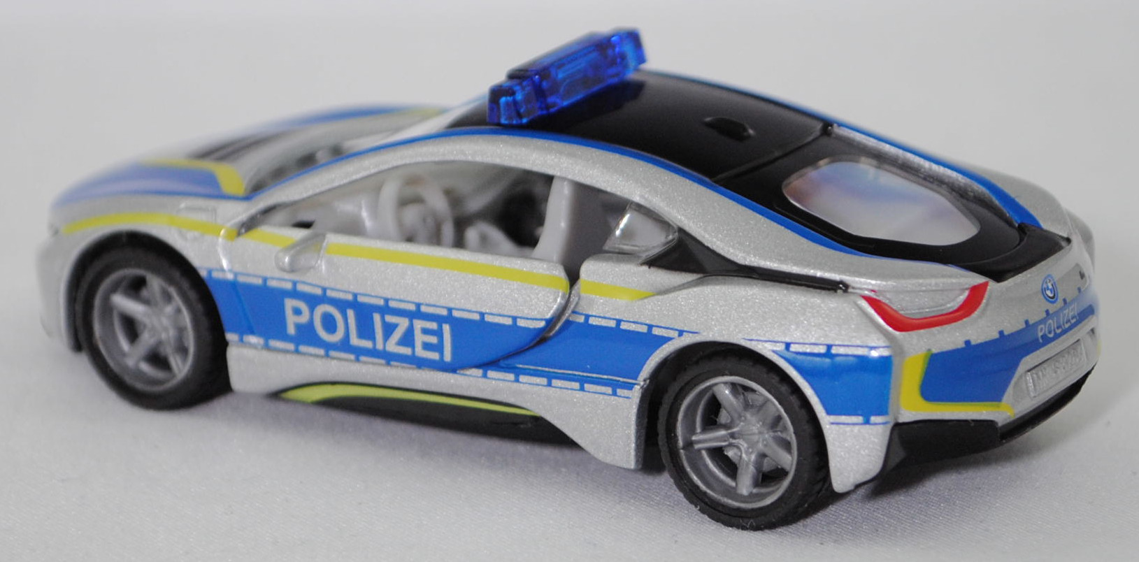 00001 BMW i8 Coupé LCI (1. Generation, I12, Facelift 2018, Modell 2018-2020) Polizei, silber, POLIZEI, Streifen in schwefelgelb/hell-signalblau, SIKU SUPER, 1:50, L17mpK