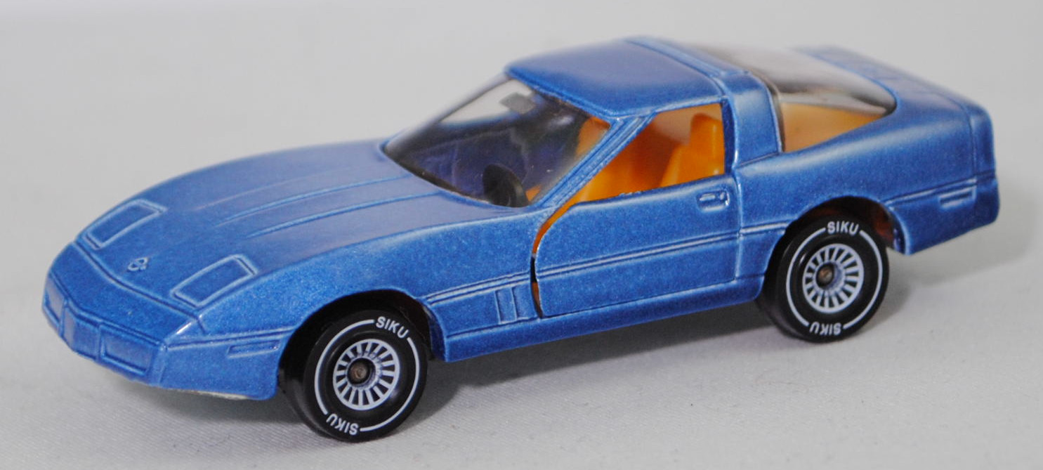 00002 Chevrolet Corvette (4. Generation Corvette, C4, Vorfacelift, Modell 1983-1984), blass-violettblaumetallic, innen chromgelb, mit CE-Zeichen, SIKU SUPER, 1:56, m