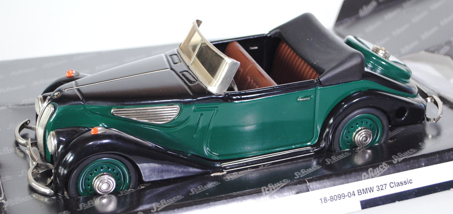 BMW 327 Cabrio, Modell 1937-1941, moosgrün/schwarz, incl. Werkzeug, Schuco Classic, 1:18, mb (Schach