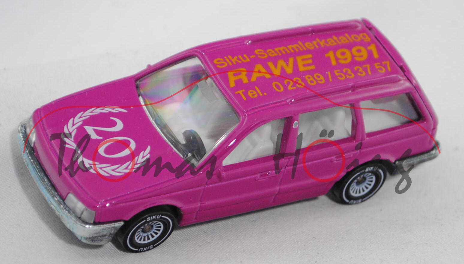 VW Passat Variant (B3, Typ 35i, Mod. 88-93), verkehrspurpur, RAWE 1991 / 20 + Lorbeerkranz, Werbebox