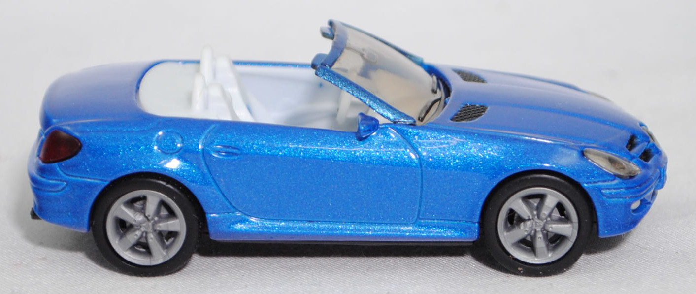 00014 Mercedes-Benz SLK 350 (interne Baureihenbezeichnung R 171, Vor-MoPf,, Modell 2004-2008), hell-verkehrsblaumet., innen weiß/blaumet., Bpr. 1002, SIKU, 1:55, P29e