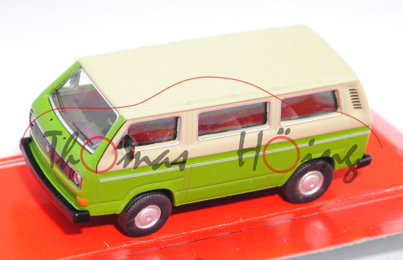 VW T3 Bus (Typ 2-Modell '80, Modell 1979-1992), blassgrün/gelbgrün, Rücklichter fehlen, Schuco, 1:64