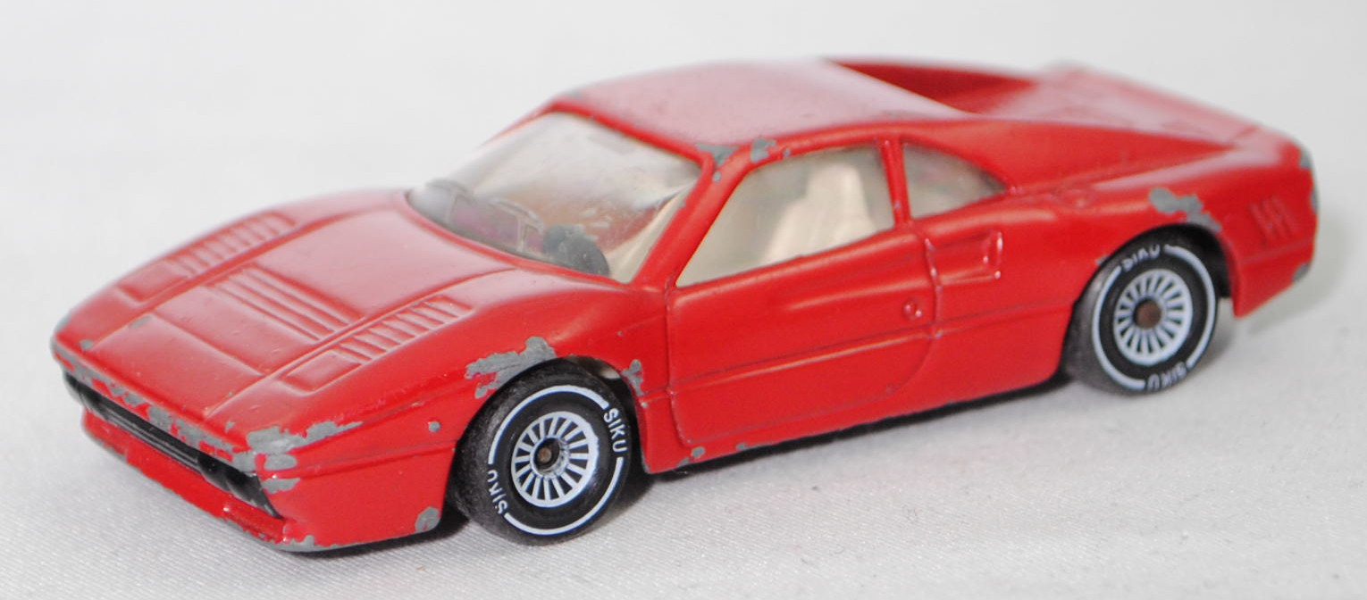 00007 Ferrari GTO (1. Generation, auch Ferrari 288 GTO genannt, F114, Modell 1984-1986), rubinrot, innen reinweiß, Chassis schwarz, Hong, B4, SIKU SUPER, 1:55, vsc