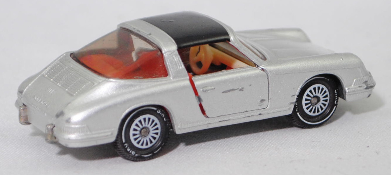 00006 Porsche 911 E Targa (F-Modell bzw. Urmodell, B-Serie, Modell 1968-1969), silber, Lenkrad weiß, Dach schwarz, Bpr. V234 und 1010, W-Germ, Verglasung rauch, R11 gerillt, SIKU, 1:60, m-