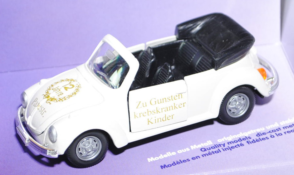 VW Käfer 1303 Cabriolet (Modell 1972-1974), reinweiß, innen schwarz, 12 / Jahre / Papestraße, L14a