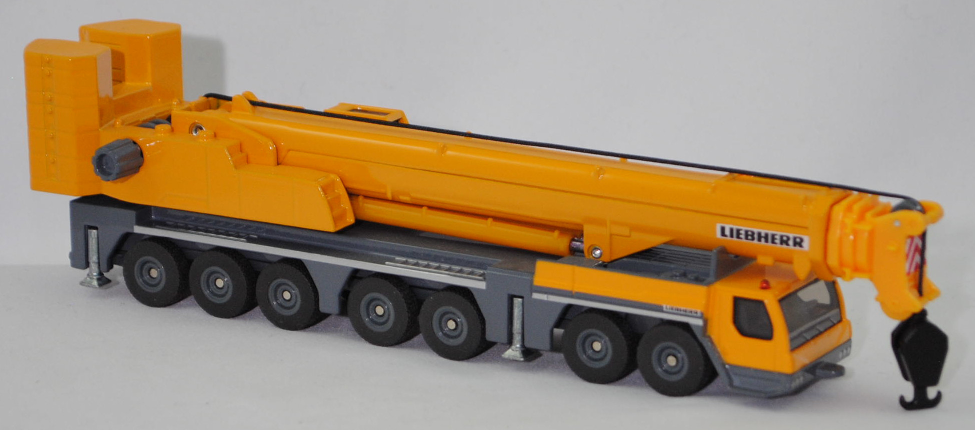 00000 LIEBHERR LTM 1400-7.1 Mobilkran (1. Generation, Modell 2005-2022), chromgelb/blaugrau, LIEBHERR, Bpr. ohne Adresse, ohne Chargennummer, SIKU SUPER, 1:87, L17mpK