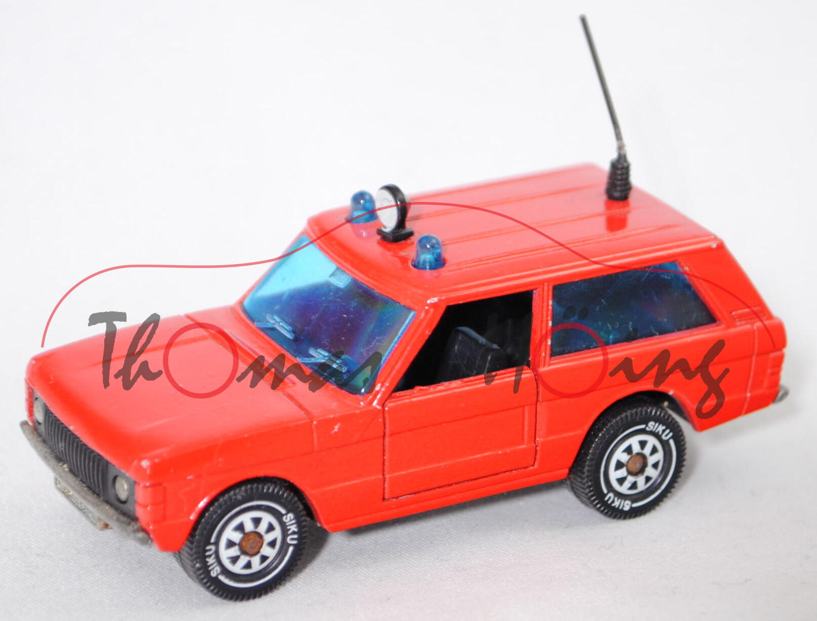 00001 Range Rover «Classic» Dreitürer (Mod. 1970-1985) Feuerwehr-Vorausrüstwagen, rot, SIKU, 1:55