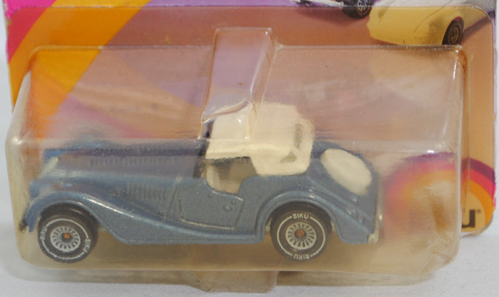 00000 Morgan Plus 8 3.5 V8 (1. Generation, Modell 1981-1987), hell-violettblaumetallic, innen reinweiß, W-Germ, ohne CE-Zeichen, B4, SIKU SUPER, 1:52, P23 vergilbt