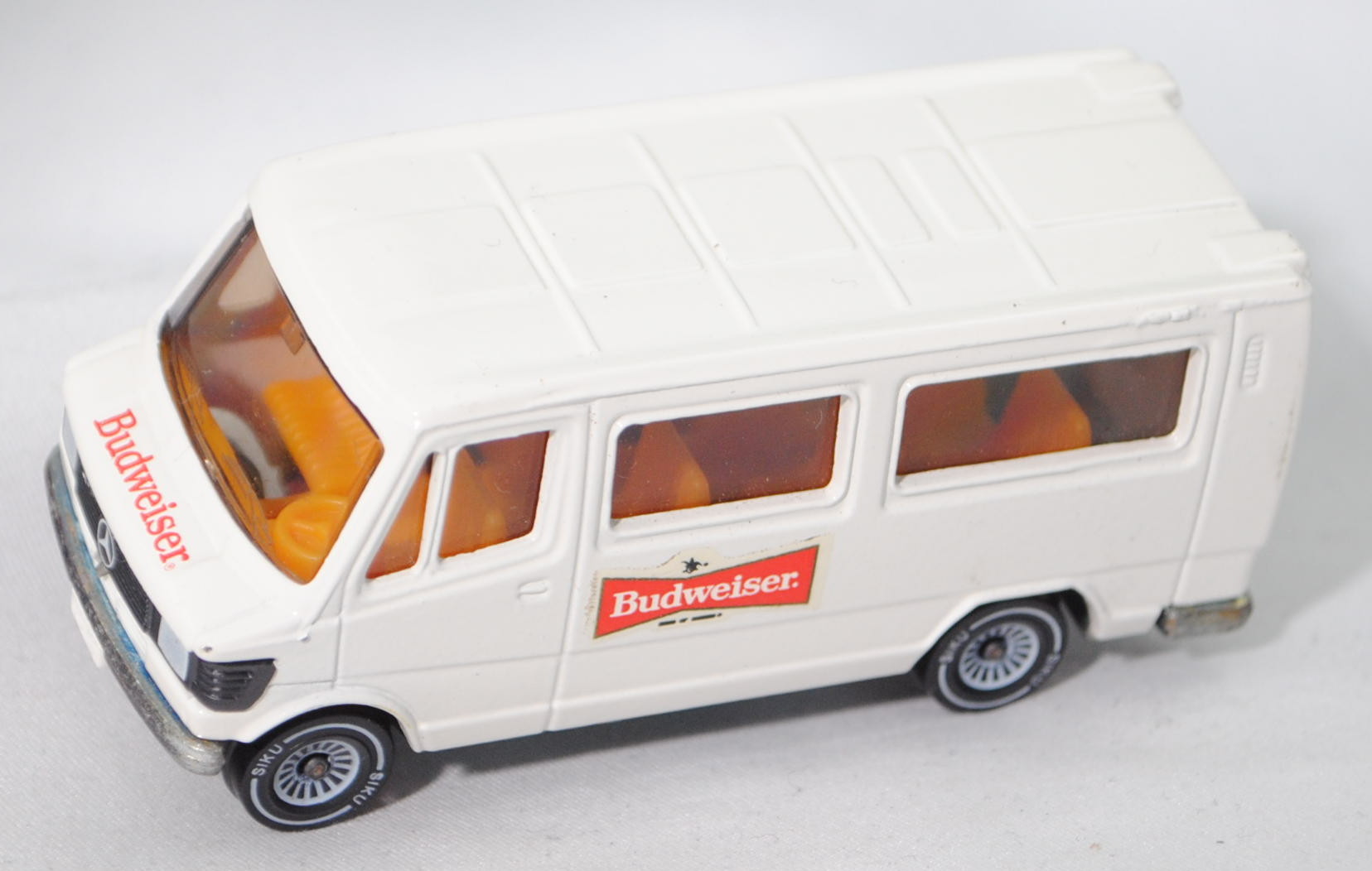 USA Mercedes-Benz 208 (Baureihe TN, Typ T 1, Mod. 1977-1982) Bus, weiß, Budweiser, limited Edition