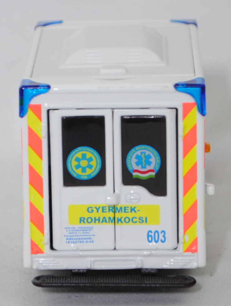 06400 HU MIESEN Rettungswagen auf Mercedes-Benz Sprinter III (Modell 2018-2021) Fahrgestell, weiß, SZENT MÁRTON / GYERMEKMENTÖ / SZOLGÁLAT, SIKU SUPER 1:50, L17mpK