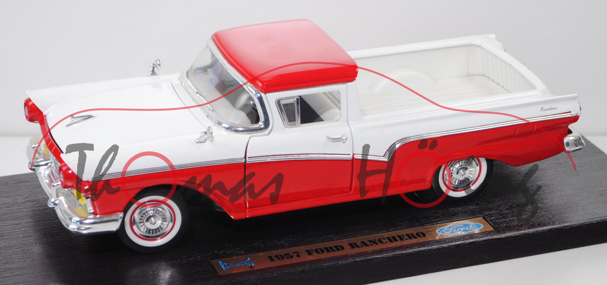 Ford Ranchero (1. Gen., Modell 1957-1959, Baujahr 1957), rot/weiß, ROAD LEGENDS / Yatming, 1:18, mb