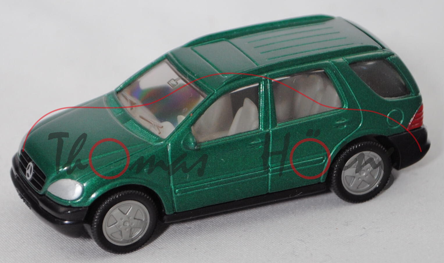 00000 Mercedes-Benz ML 320 (Baureihe W 163, Modell 1997-2001), moosgrünmetallic, SIKU, 1:55, m-