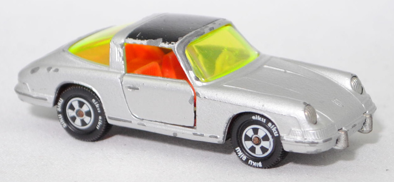 00002 Porsche 911 E Targa (F-Modell bzw. Urmodell, B-Serie, Modell 1968-1969), silber, Lenkrad weiß, Dach schwarz, Bpr. V234, Germ, Verglasung gelbgrün, R10, SIKU, 1:60, m-