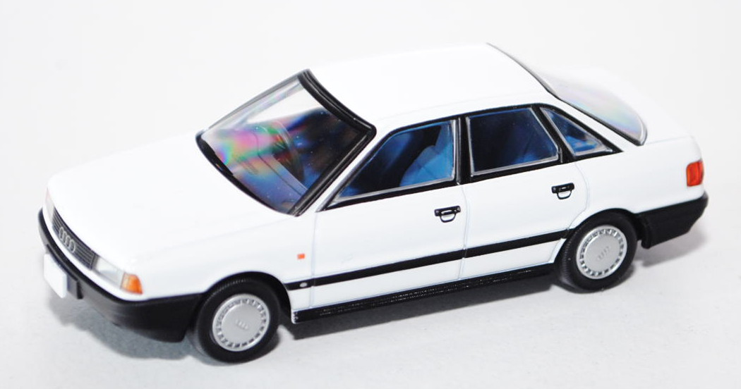 Audi 80 2.0E (B3, Typ 89), Modell 1988-1991, reinweiß, TOMYTEC, 1:64, mb