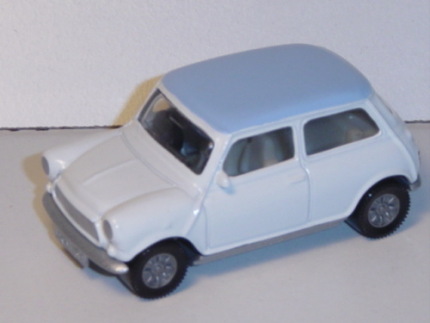 00604 Mini Cooper (Typ MK VI), Modell 1992-1996, reinweiß, Dach lichtblau, Lenkrad links, GB