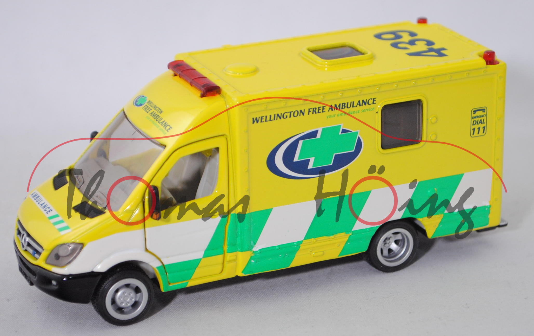 80402 NZ MB Sprinter II (W 906, Mod. 2006-2009) Rettungswagen, gelb, WELLINGTON FREE AMBULANCE