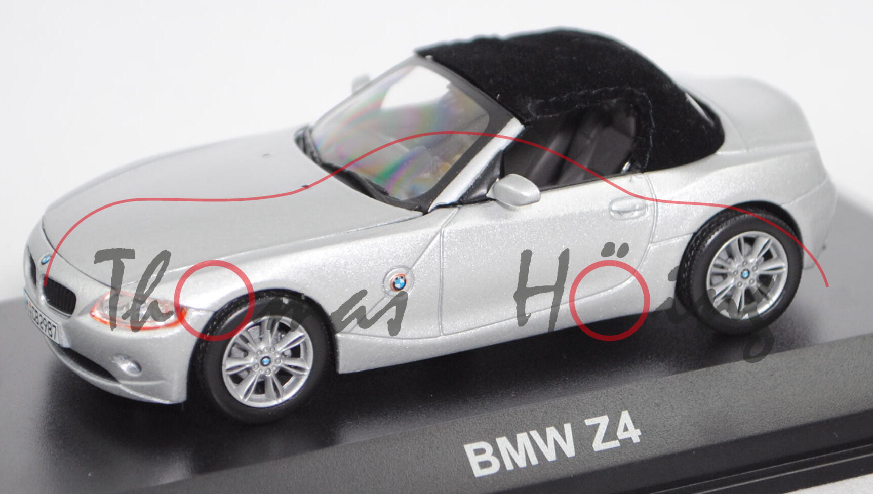 BMW Z4 Roadster 3.0i mit Stoffverdeck (E85, Modell 2002-2006), titansilber met., Norev, 1:43, PC-Box